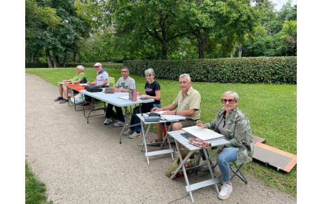 Activité Dessin-Peinture en extérieur pour la section Arts plastiques de l'ASEAB