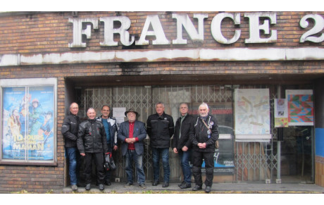 La section Tourisme Moto visite un ancien cinéma